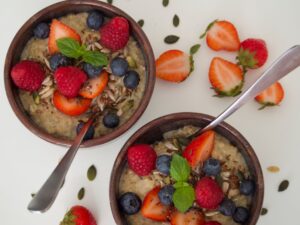 2 bowls of oats and berries